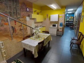 Меблированные комнаты Лимон на Есенина