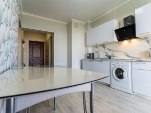 Апартаменты Просторные С Панорамным Балконом От LetoApart