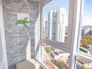 Апартаменты на высоком этаже, рядом с театром и мостом, недалеко от центра. Фастовская 29.