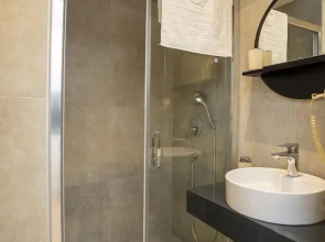 Апарт-отель Channel Suites