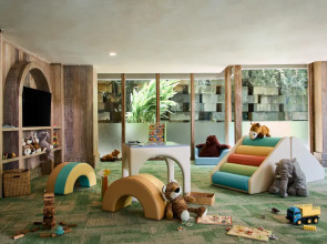 Курортный отель Dinso Resort & Villas Phuket, Vignette Collection by IHG