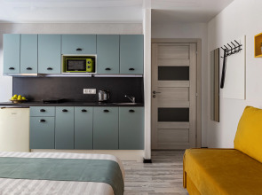 Комфортные апартаменты для троих с видом во двор