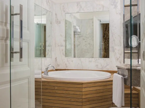 Отель Corinne Art & Boutique