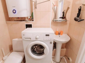 Апартаменты 9 ночей Ленина 15 №2