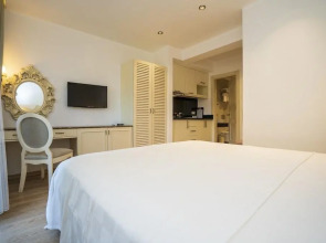 Апарт-отель Channel Suites