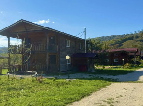 Thach from Travel Hotels Entourage