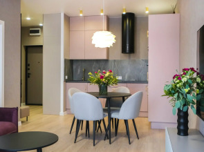 Большая Однокомнатная Квартира с Видом на Реку и Новым Ремонтом