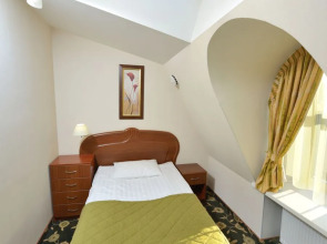 Отель Cronwell Inn Стремянная