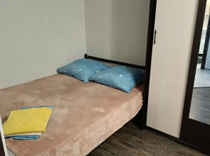 S Tremya Razdelnymi Mestami Flat