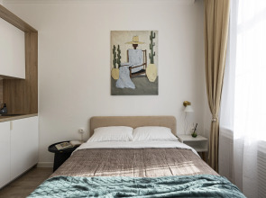 Апартаменты Девушка в шляпе