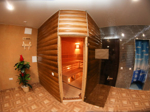 Отель Корона