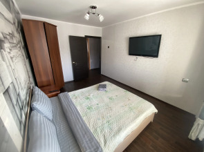 Квартира Двухкомнатные апартаменты в центре