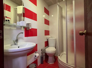 Отель Red White