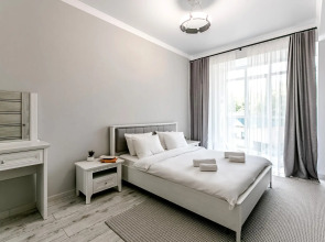 Апартаменты Мята Ирины Савельевой - У входа в парк к долине роз