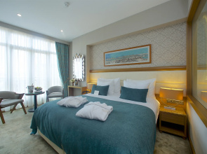 Momento Golden Horn Hotel