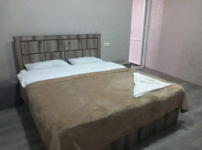 Star Zvartnoc Guest house