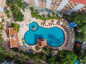 Отель Heeton Concept Pattaya by Compass Hospitality