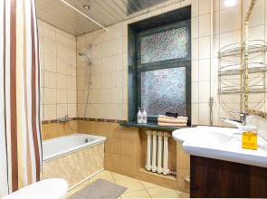 Апартаменты двухкомнатные  на Мещерском бульваре 3/3 .м.Cтрелка. Сова-Дом