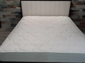 Трехкомнатная квартира в центре на Попцова