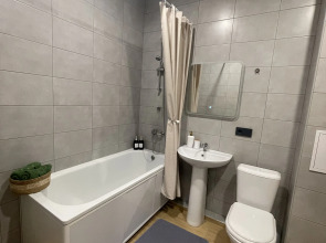 Квартира Просторная на Курсантов Кировцев