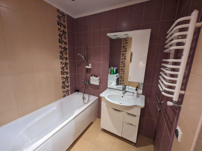 Апартаменты 2х-комнатная квартира в шаге от Верхнего озера