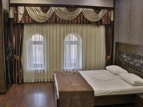 Отель Roma Yerevan & Tours