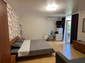 #6 Standard, 2nd Line, Garden View (3 People) Apartments