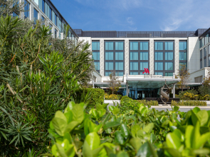 Отель Baku Marriott Hotel Boulevard