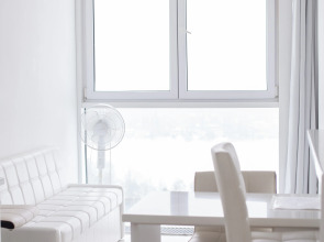 Апартаменты Белая Романтическая Студия с Панорамным Видом