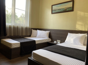 Отель Империал