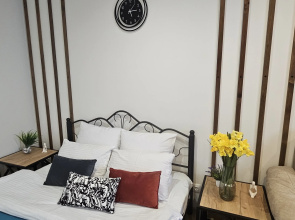 V Tsentre Goroda V Stile Loft Flat