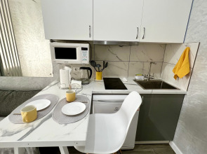 Квартира Светлая и уютная студия в центре города