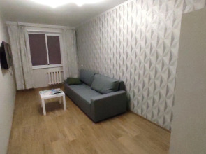 Квартира Двухкомнатная 50 лет Октября 33