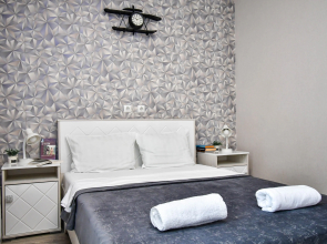 1k Charli Chaplin Flat