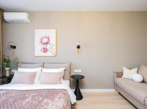 Большая Однокомнатная Квартира с Видом на Реку и Новым Ремонтом