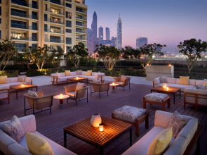 Отель Vida Emirates Hills