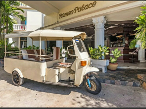 Отель Romeo Palace