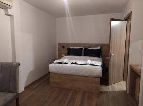 Отель Golden Street