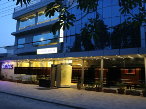 Royal Lahore Hotel
