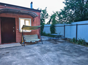 Uyutny V Tsentre Po Ulitse Frunze 84 Private house