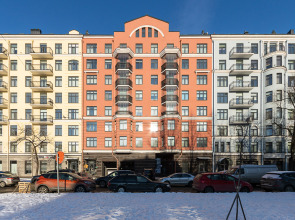 Апартаменты с панорамными окнами в центре Васильевского острова.