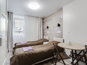 Bulvar Ejnshtejna 4 Apartments