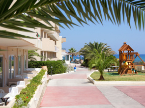Апартаменты Seafront Beach Hotel