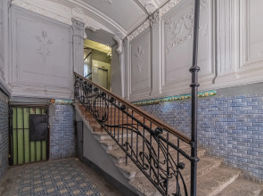 Ларго у Невского проспекта