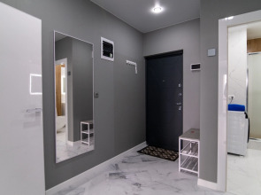 Апартаменты Hedonism Aparts со Стильным Ремонтом в Тихом Районе