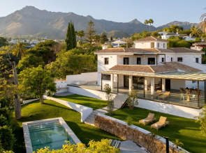 Villa All About Santa Ana