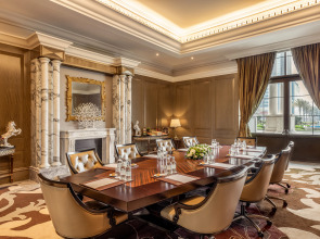 Отель Al Habtoor Palace