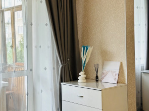 Квартира 2 комнатная с ремонтом в центре Омска