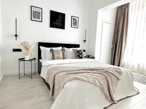 Stil'naya kvartira s vidom na gory i gorod 158/4 Apartments