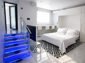 Roskoshnyie Apartamentyi na Veteranov, Apartments